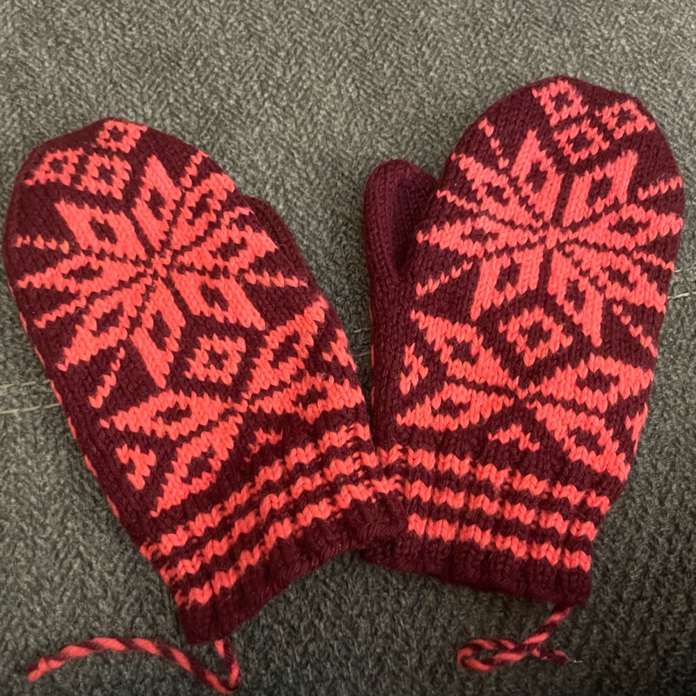 Hand knit wool mittens, Women - medium